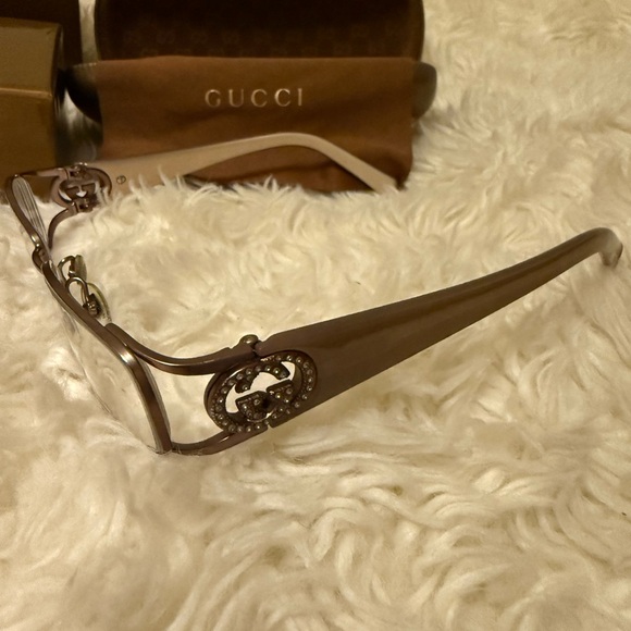 Gucci Women's Elegant Tan Glasses - Picture 3 of 5